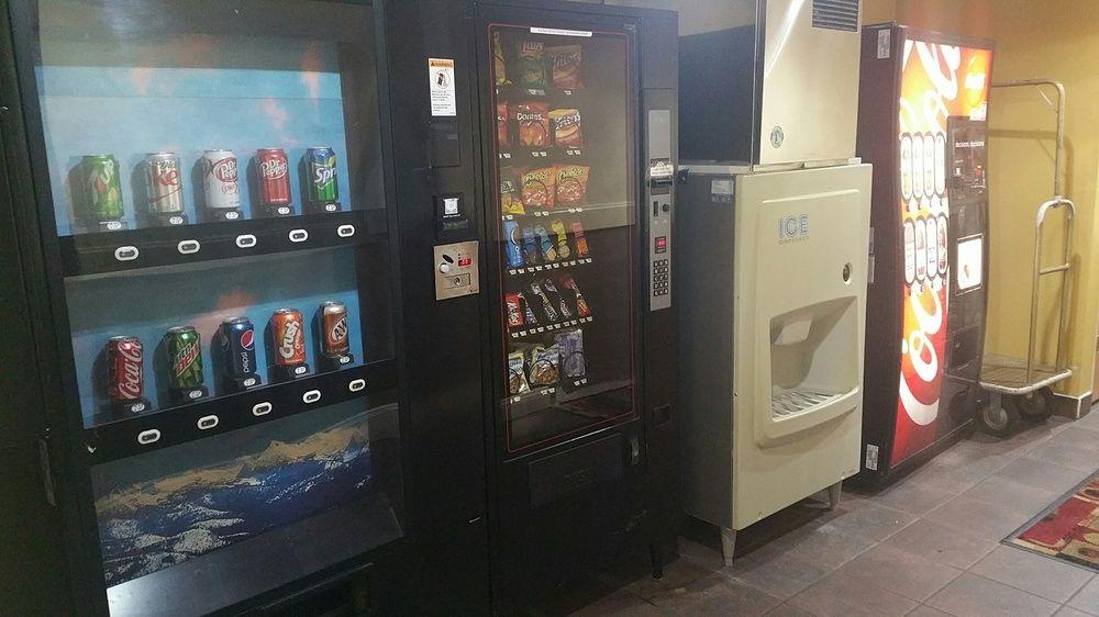 蓝泉城-堪萨斯城凯艺套房酒店 外观 照片