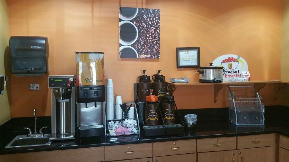 蓝泉城-堪萨斯城凯艺套房酒店 外观 照片